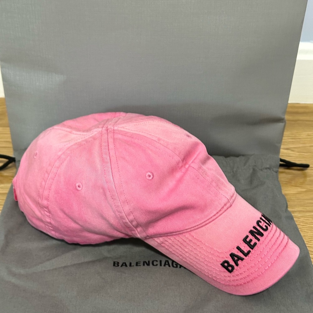 💯% Authentic! Brand New! Balenciaga Cap in Pink size L - Picture 2 of 5